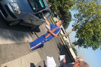 Volantinaggio  presso la sede di IP